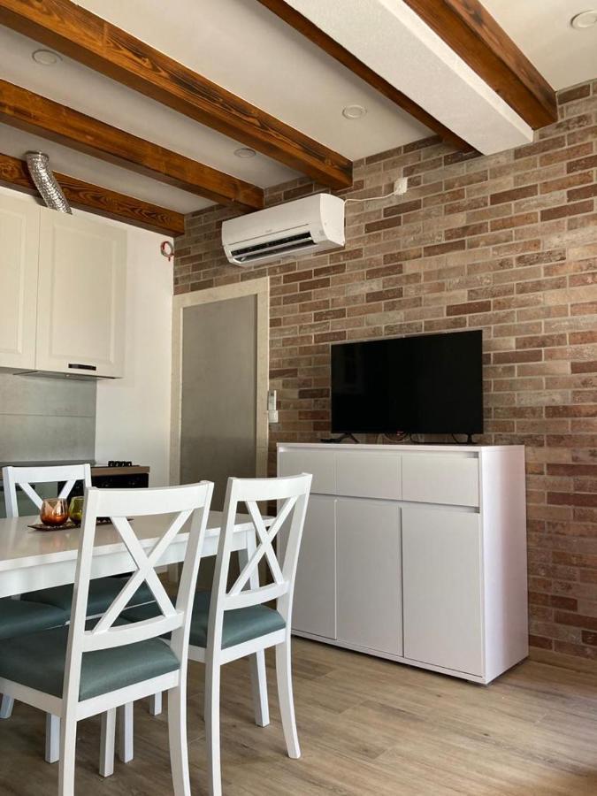 Studio Apartman Luka Starigrad Paklenica Exterior photo